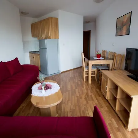 アパート Venera ミミツェ